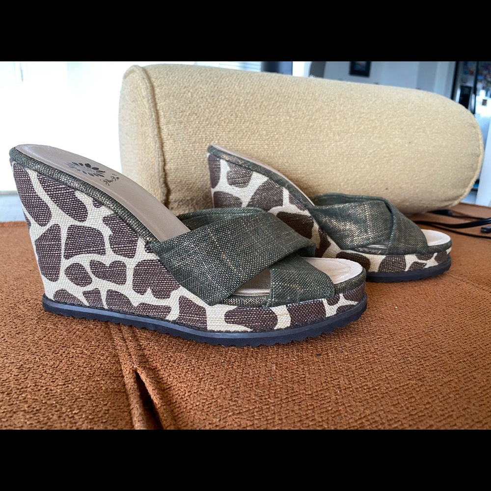 Yellow Box Animal Print Platform Wedge Sandals 8